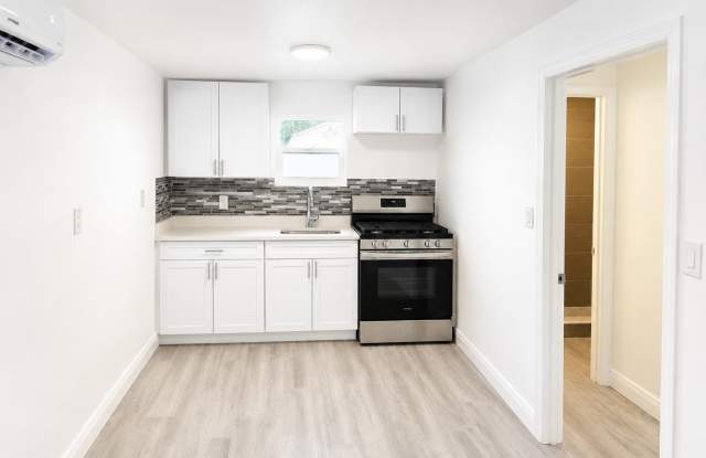 Charming and fully renovated 1-bedroom, 1-bath ADU for Lease!! Landscaping/Water Included Gallery 1