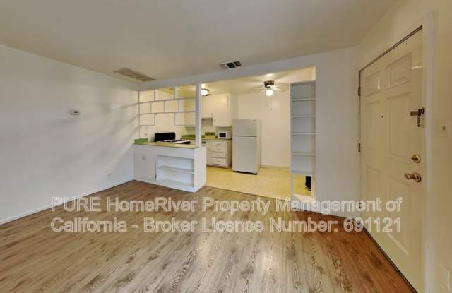2957 Howe Ave Gallery 2