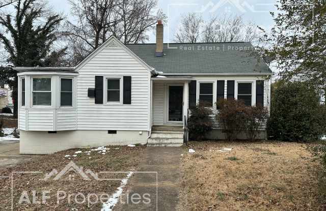 Charming and Spacious 2-Bedroom, 1.5-Bathroom Rental in Henderson, NC Gallery 2