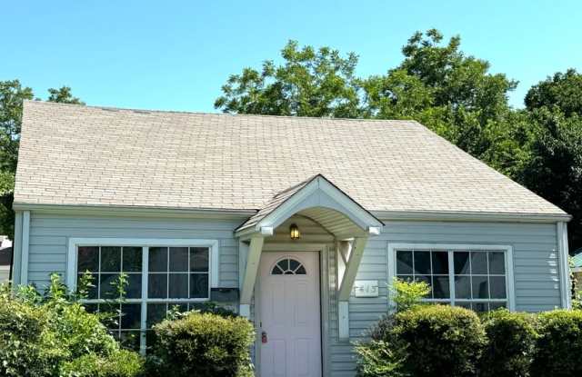 2/1 with garage/shop photos photos