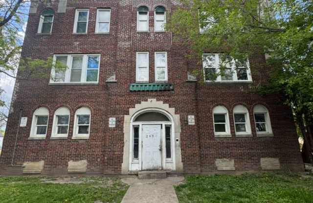 2453 N 17th St - 9 photos photos
