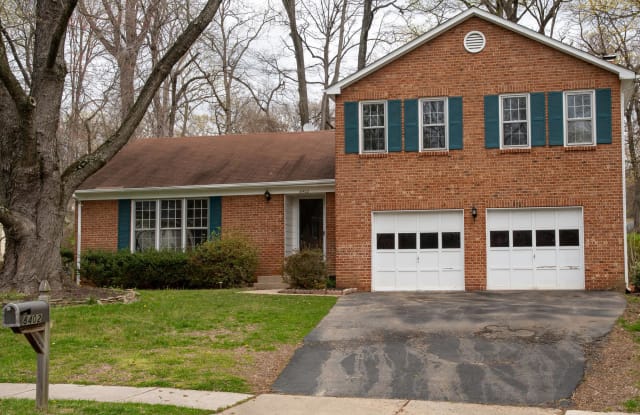 8402 REFLECTION LANE - 8402 Reflection Lane, Dunn Loring, VA 22182