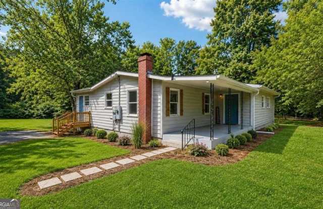 309 Cowan Road SE Gallery 1