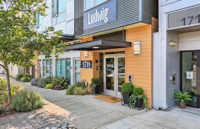1711 Apartments Gallery 1