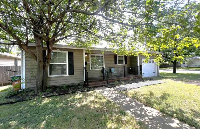 Furnished 2/2 Home in Crestview 3-12 month lease terms available Gallery 3