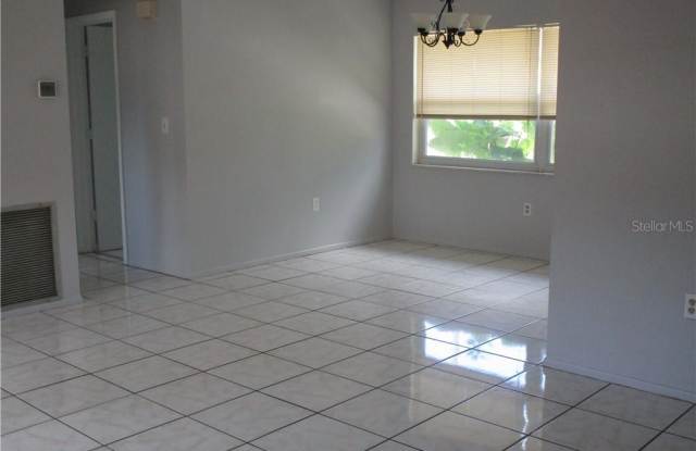 2120 PINERIDGE Gallery 3