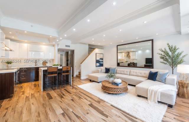 400 S Pointe Dr Gallery 3