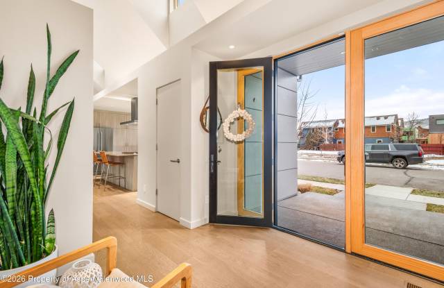 113 Valley Court Gallery 4