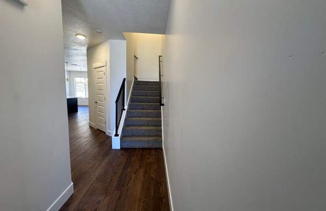 Half Off First Month!! 4-Bedroom Home in Harmony Ridge | Pool, Gym & Pickleball Courts Gallery 4
