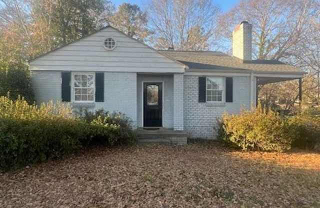 208 Crestfield Road — 2-Bedroom Home with Fireplace in Greenville photos photos