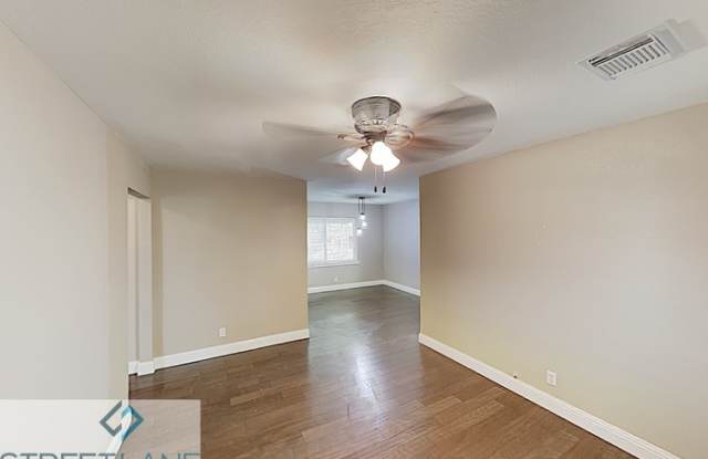 4415 Tavenor Lane Gallery 2
