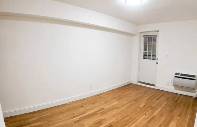 195 E 76th St Gallery 4