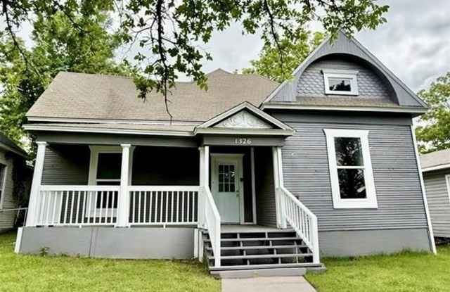 1326 W Sears Street photos photos