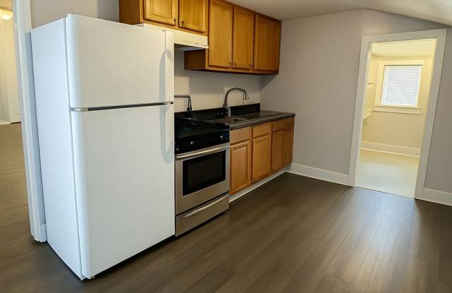 479 Lawson Ave W photos photos