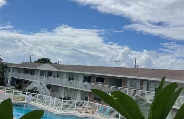 3851 NE 21st Ave - 3851 Northeast 21st Avenue, Lighthouse Point, FL 33064