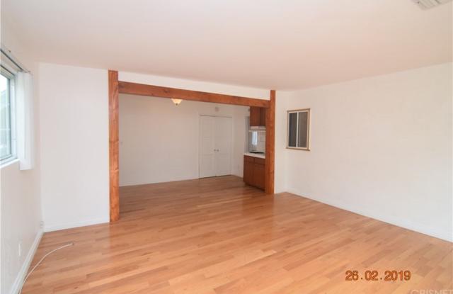 23265 Leonora Drive Gallery 3