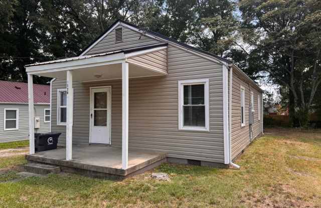 2 BED, 1 BATH HOME LOCATED IN GREENSBORO photos photos 2 BED, 1 BATH HOME LOCATED IN GREENSBORO photos photos