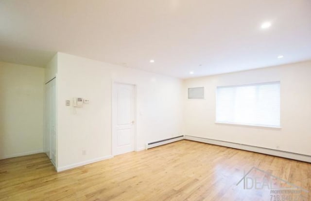 574 Warren Street - 574 Warren St, Brooklyn, NY 11217