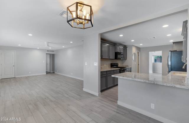 607 E ENCANTO Drive photos photos