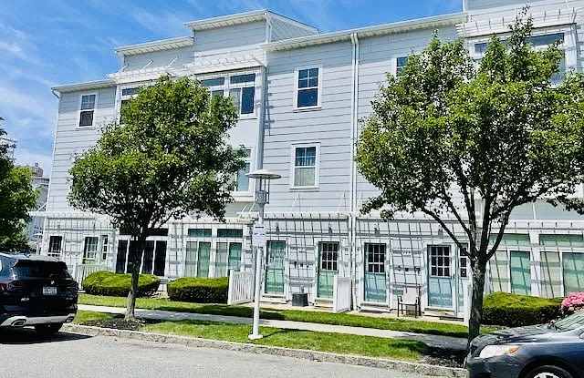 1-31 Meridian Blvd photos photos