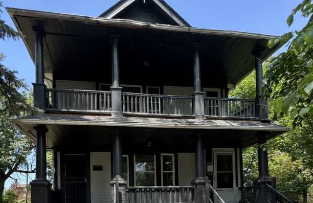 9013/15 Yale Avenue - 1 photos photos