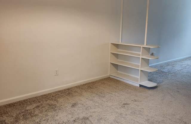7714 Greymont Street Gallery 4