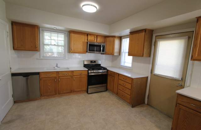 Smart Home Gift with move in! Stunning with updates! 3 Bedroom Home near park and shopping! Garage Gallery 2