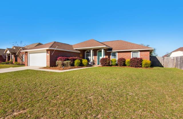 Splash in with a 4/2 pool home in Holly-Cliff Estates! - 6165 Winchester Circle, Santa Rosa County, FL 32570