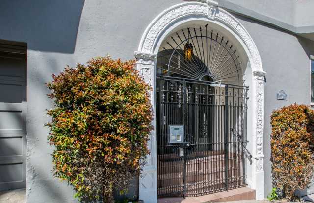 390 LIBERTY Apartments Gallery 2