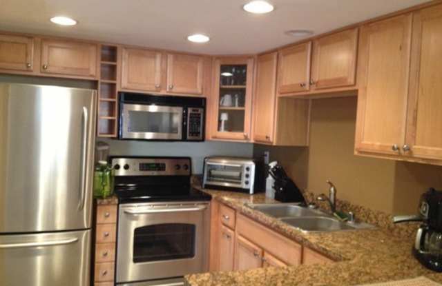 RB Luxury 2 Br Townhome 2 car spots Laundry $3190 TEXT 619-565-3468 photos photos RB Luxury 2 Br Townhome 2 car spots Laundry $3190 TEXT 619-565-3468 photos photos