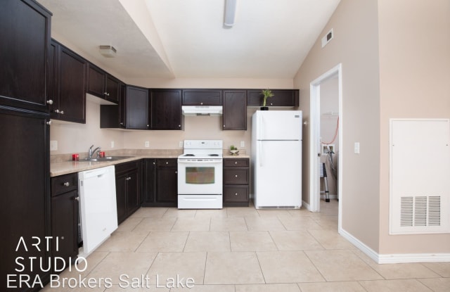8042 W Copperfield Place Unit 31 - 8042 Copperfield Place, Magna, UT 84044