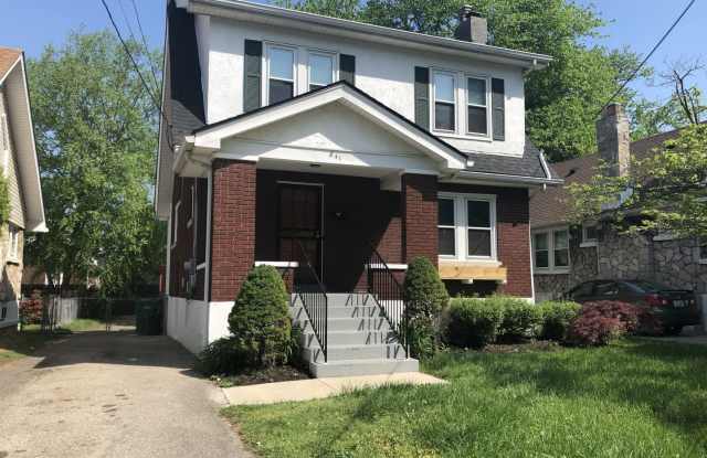 Adorable 3 Bedroom Home in Parkway Village photos photos