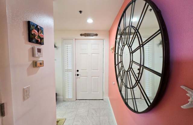 Enjoy this piece of paradise! 2 month minimum! Gallery 4