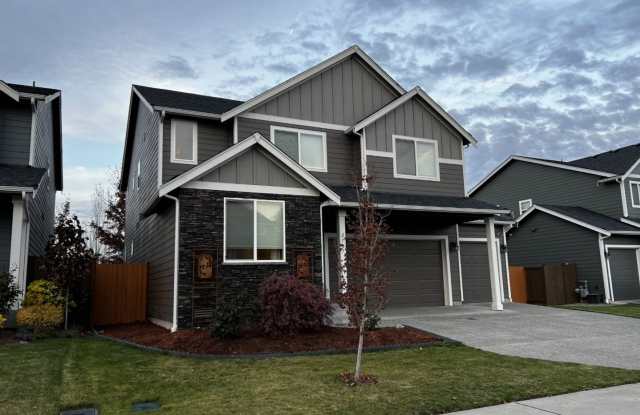 Like New 4 Bedroom 2.5 bath plus Den! photos photos
