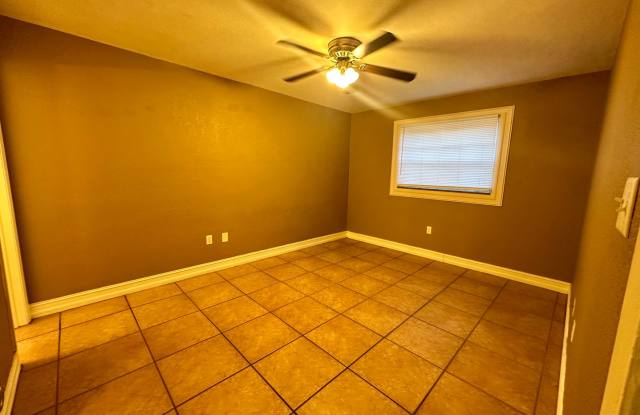 1ST MONTHS RENT FREE!! Downtown Fort Myers Condo Gallery 4