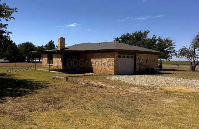 Charming 2/1.5/1 on 1.7ac Gallery 4