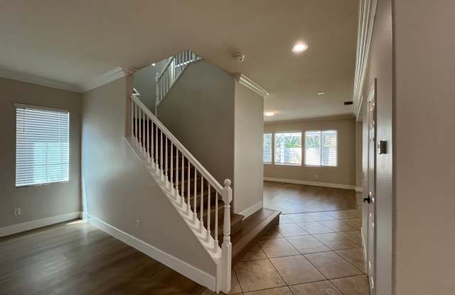 Spacious 5 Bedroom/3 Bath Home in Eastvale. Gallery 4
