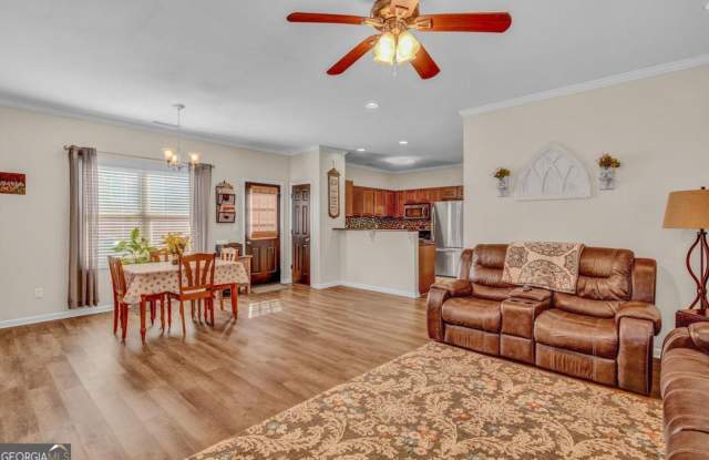 Well Maintained 3 Bedroom Home, Walkable to downtown Zebulon Gallery 4