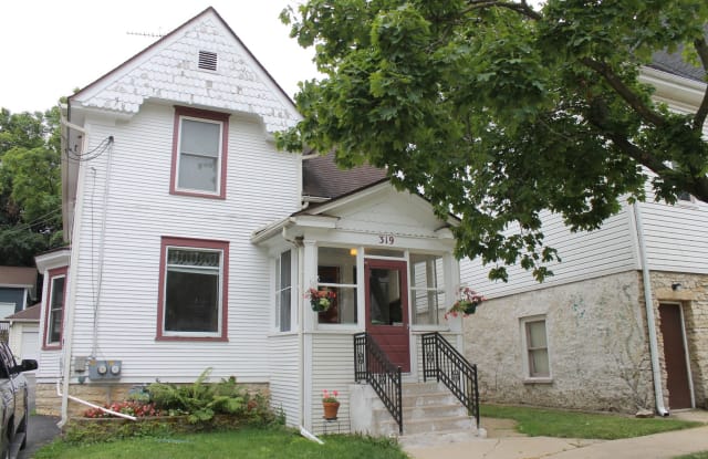 319 Indiana Street - 319 Indiana Street, St. Charles, IL 60174