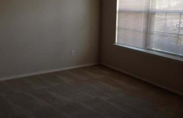 2915 Thistlewood Drive Gallery 2