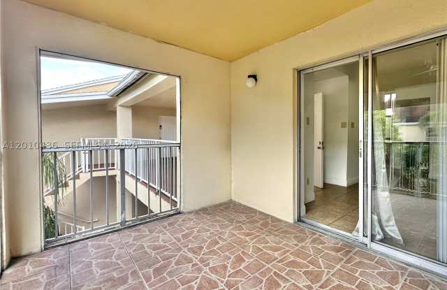 15300 SW 106th Ter photos photos