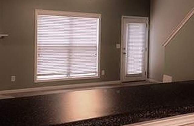 2004 Lakeshore Overlook Circle Gallery 4