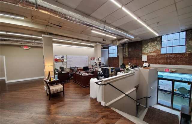210 E Main Street Gallery 4