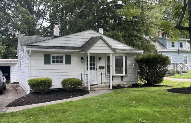4459 Silverdale Rd photos photos