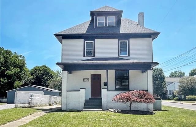 1095 4th St - 1095 4th Street, Beaver, PA 15009