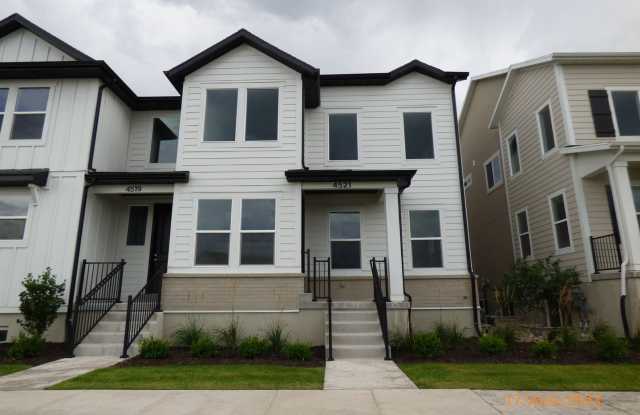 Newer 3 Bd 2.5 Ba Townhome in Herriman photos photos