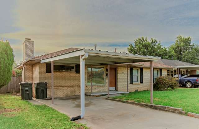 3 Bed 1.5 Bath in Del City! Half off on the first month's rent! - 1712 Hanna Drive, Del City, OK 73115
