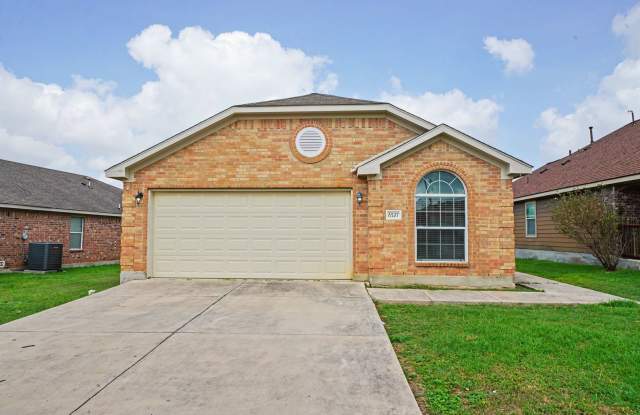 Spacious Single-Story Home with Solar Panels - Realtor Commission: $500 photos photos