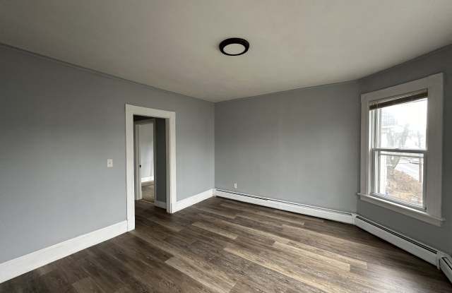 12 Woodland Street Gallery 2