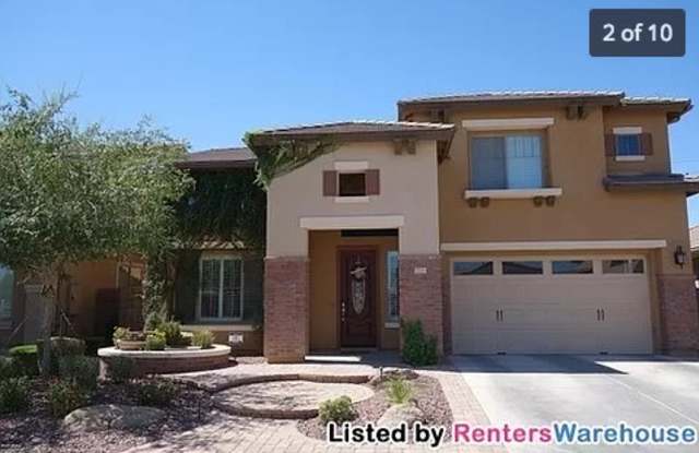 2711 E Blue Spruce Lane Gallery 2